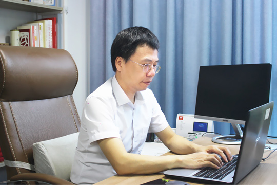 专访333体育：从默默无闻到“巨人”，实力铸就辉煌