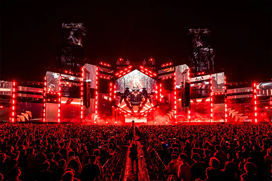 一路生花！333体育大屏激发文旅演艺新活力！ 